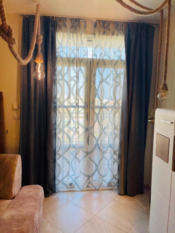 Flores Garden Sea View Apartment With Balcony Chernomorets Exterior photo